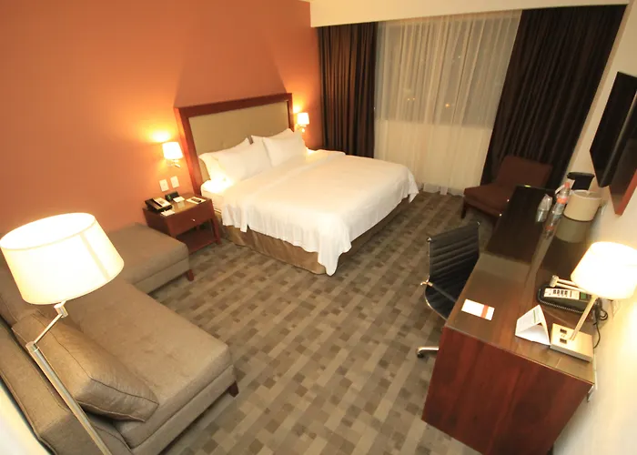 Holiday Inn & Suites Plaza Mayor By Ihg